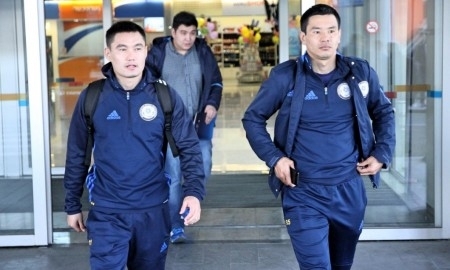 Сборная Казахстана прилетела в Ереван