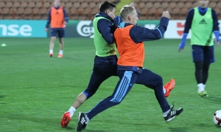 <strong>Стартовые составы Армении и Казахстана</strong>