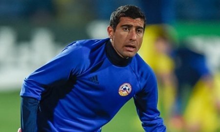 Травмированный в матче с Казахстаном Казарян выбыл на полгода