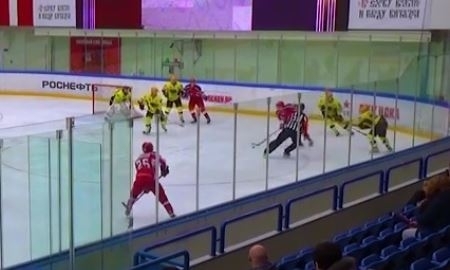 Видеообзор матча плей-офф ВХЛ «Звезда» — «Сарыарка» 2:3 ОТ