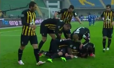 Видео гола Аршавина матча Премьер-Лиги «Кайрат» — «Окжетпес»