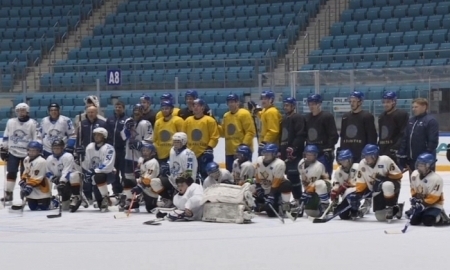 Сборная Казахстана провела мастер-класс с воспитанниками детского дома