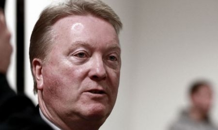 <strong>Промоутер Сондерса не собирается ждать, когда Головкин узнает исход боя «Канело» — Чавес</strong>