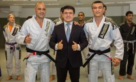 Легендарный мастер по джиу-джитсу проведет мастер-класс в Казахстане