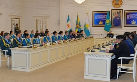 Министр обороны РК встретился с лучшими армейскими спортсменами