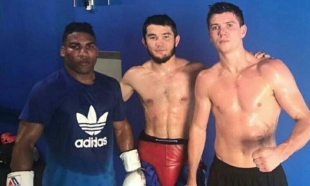 Шарибаев продолжает подготовку к бою за титул