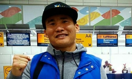 Ислам вылетел в США для подготовки к титульному бою