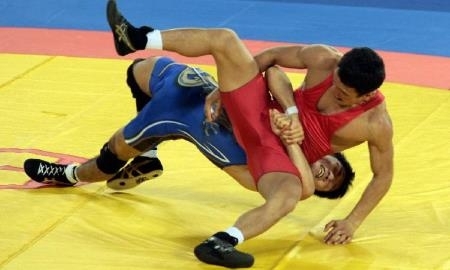 Занятиями с известными спортсменами хотят повысить интерес к борьбе в Алматы