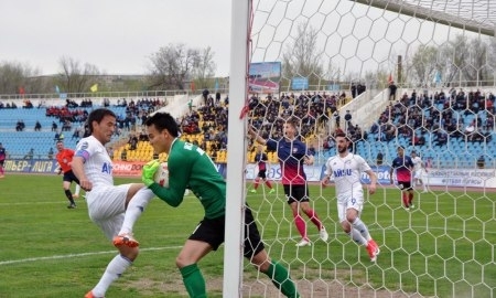 Матчи шестого тура Премьер-Лиги посетили 15 300 зрителей