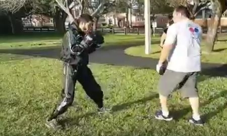 Шарибаев продолжает подготовку к бою за титул