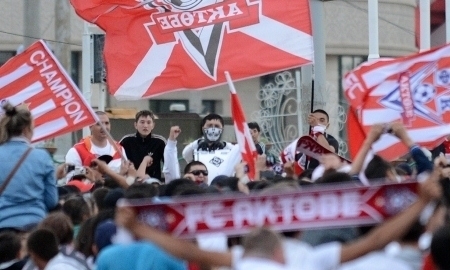 В сети появилось видео драки фанатов «Акжайыка» и «Актобе»