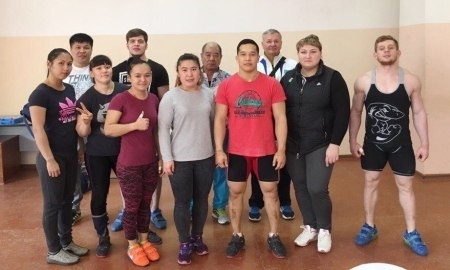 Сборная Казахстана по тяжелой атлетике отправляется на чемпионат Азии
