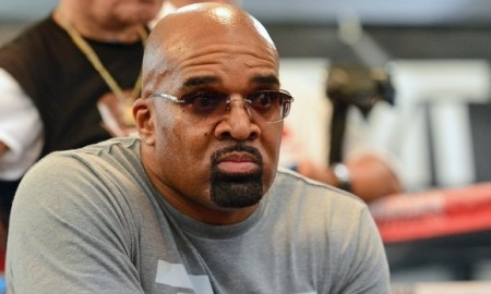 Промоутер огорчен отменой боя Шуменова