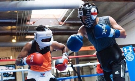 Сойлыбаев спаррингует с восходящей звездой Колумбии