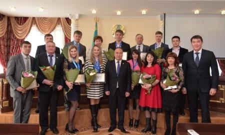 Акмолинским спортсменам вручили денежные премии