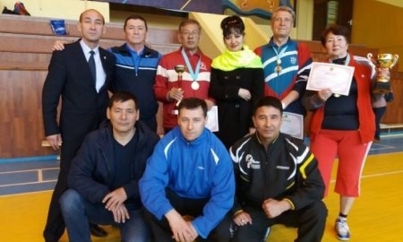 «Золото» и «серебро» привезли актауские теннисисты с чемпионата РК среди ветеранов