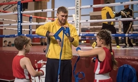 Антон Пинчук: «Я бы с удовольствием посмотрел титульный бой Шариповой в рамках EXPO»