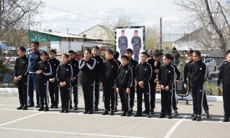 В столичной школе впервые открылся боксерский ринг