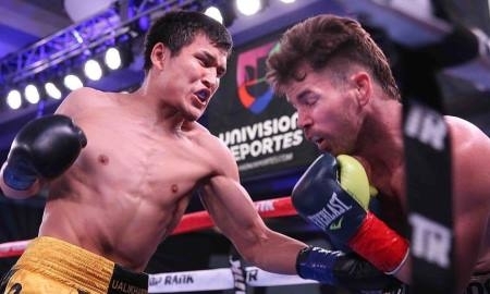 Уалиханов нокаутировал Фаулера