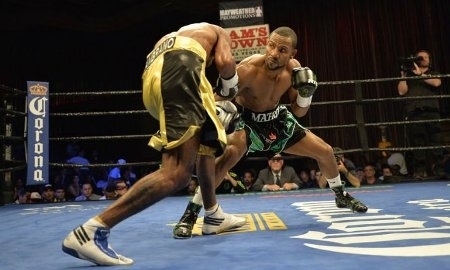 Без Шуменова главный бой вечера продлился всего полторы минуты