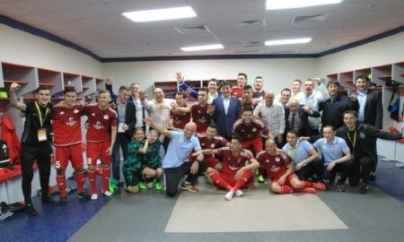 Аким Алматы поздравил футболистов «Кайрата»