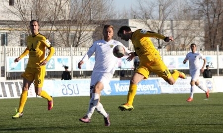 Фоторепортаж с матча Премьер-Лиги «Тобол» — «Кайрат» 2:2