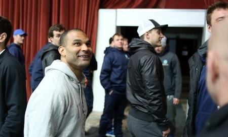 Фоторепортаж с прибытия сборной Казахстана в Киев