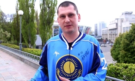 Казахстанский фанат высказал недовольство игрой сборной на чемпионате мира-2017 в видеообращении