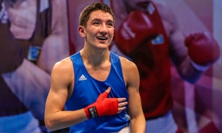 Курметов отправил в нокдаун соперника на чемпионате Азии-2017