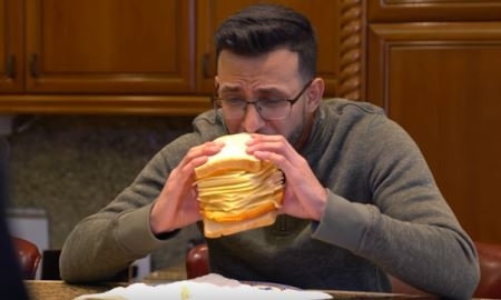 Тайсон угостил своего соседа «сыром с казахстанской горы GGG»