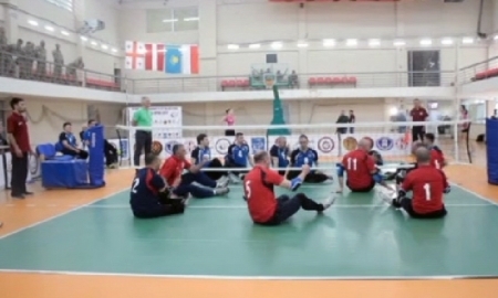Казахстанцы заняли второе место на международном турнире по сидячему волейболу в Грузии