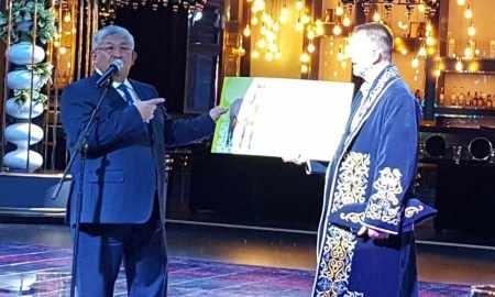 В Кызылорде Младенову сделали ход конем