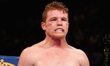 Сауль Альварес: «Головкин не пролил и капли пота за титул WBC, а ему положили пояс на стол»