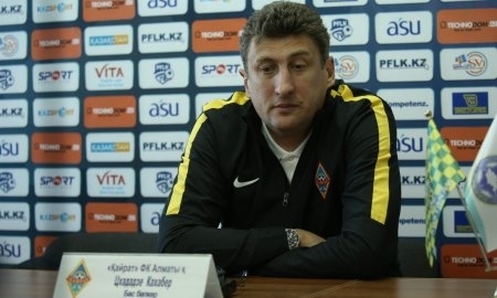 <strong>Кахабер Цхададзе: «Здесь в футбол играть просто невозможно» </strong>