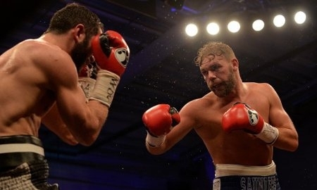 Промоутер Сондерса пугает им Головкина