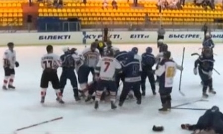 На корте в Уральске подрались хоккеисты, в том числе и депутат областного маслихата