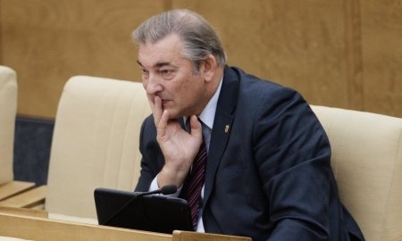 Владислав Третьяк: «Вопрос статуса игроков из Казахстана в КХЛ пока не обсуждается»