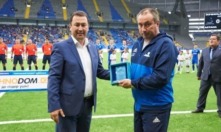 Стойлов и Дарабаев получили награды от ПФЛК