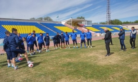 «Акжайык» провел первую тренировку на стадионе имени Атояна