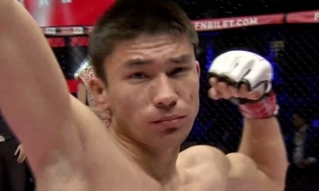 Акимжан удушающим приемом победил таджикистанца на турнире Fight Nights Global 65
