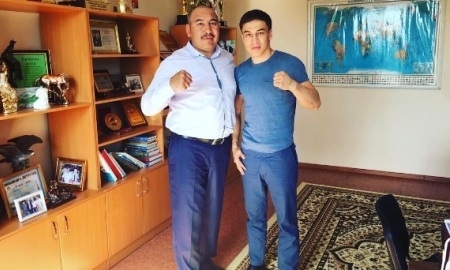 Джукембаев сфотографировался с казахстанским олимпийским чемпионом