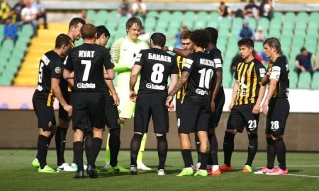 <strong>«Кайрат» разгромил «Тараз» и поднялся на третье место Премьер-Лиги</strong>