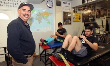 Непобежденный легковес будет работать с тренером Головкина