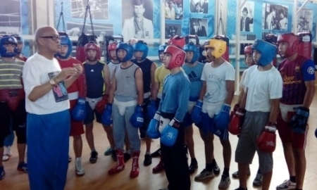 Заслуженный тренер дал мастер-класс юниорской сборной