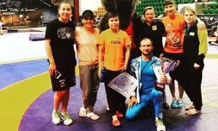 Казахстанки завоевали несколько медалей на турнире по борьбе в Италии