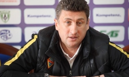 Видео послематчевой пресс-конференции Цхададзе игры Премьер-Лиги «Атырау» — «Кайрат» 2:1