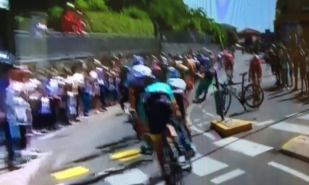 Видео падения Кангерта на «Джиро д’Италия»