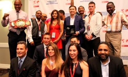 Фоторепортаж с вручения награды IBF Головкину