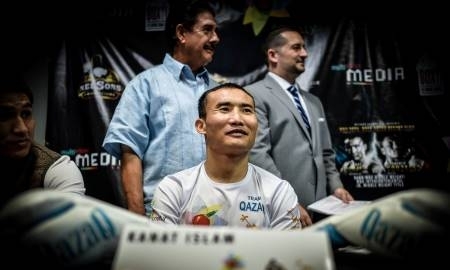 Фото с церемонии взвешивания боя Ислам — Гонсалес