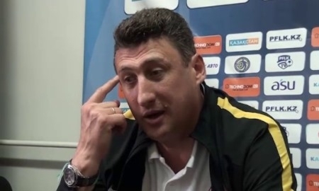 Видео послематчевой пресс-конференции Цхададзе игры Премьер-Лиги «Кайсар» — «Кайрат» 1:2